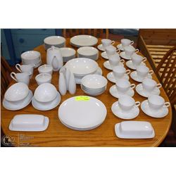 LARGE MIKASA SOPHISTICATE FINE CHINA SET