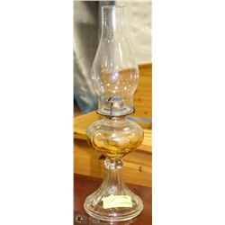 ESTATE VINTAGE GLASS OIL LAMP