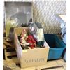 Image 1 : PALLET OF CHRISTMAS ORNAMENTS AND PICTURE