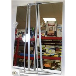 LOT OF 2 MIRRORS WITH THE BRACKETS