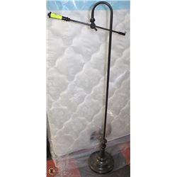 METAL MICROPHONE STAND