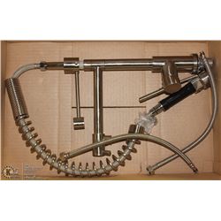 COMMERCIAL STYLE KITCHEN FAUCET WITH PULLOUT