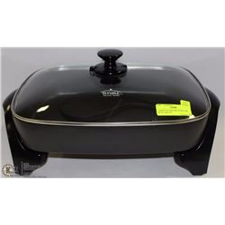 LARGE ELECTRIC RECTANGULAR RIVAL SKILLET