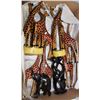 Image 1 : LARGE FLAT W/WOOD SAFARI ANIMALS,