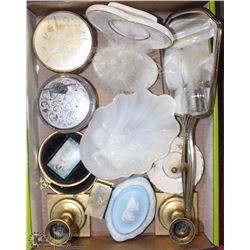 BOX OF VINTAGE DRESSER ITEMS