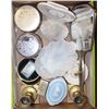 Image 1 : BOX OF VINTAGE DRESSER ITEMS