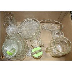 ESTATE BOX OF ASSORTED CUT GLASS ON CHOICE