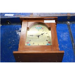 WOOD CASED MANTLE CLOCK