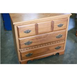 PALLISAR 3-DRAWER DRESSER