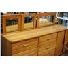 Image 1 : OAK NINE DRAWER DRESSER WITH TRIPLE SWING MIRROR