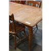 Image 3 : OAK TABLE WITH 2 LEAFS AND 4 CHAIRS