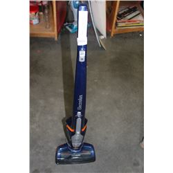 ELECTROLUX ERGO RAPIDO CORDLESS VACUUM WITH CHARGER