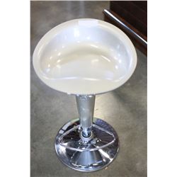 ADJUSTABLE BAR STOOL