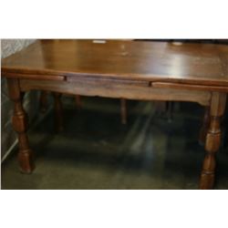 SOLID OAK DINING TABLE