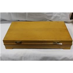 CUTLERY CANTEEN WITH CONTENTS