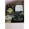 Image 3 : LOT OF FISH TANK DECOR
