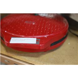 ROTISSERIE BETTY AND BETTY CROCKER PIZZA MAKER