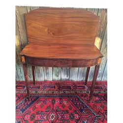 Hepplewhite Lift Top Game Table