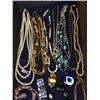 Image 4 : Vintage Estate Jewelry