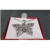 Image 2 : NECKLACE - 3 ROUND FACETED DIAMONDS IN STERLING SILVER BUTTERFLY DESIGNED SETTING - INCLUDES 925 SIL