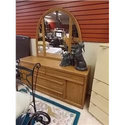 DRESSER - 1/2 MOON MIRROR4 DRAWER - 2 DOOR