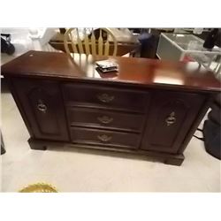 MAHOGANY SIDE BOARD - 3 DRAWERS & 2 DOORS
