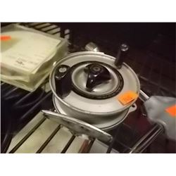 SALMON REEL - KNUCKLE BUSTER - DIAWA