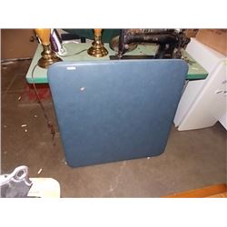 FOLDING CARD TABLE