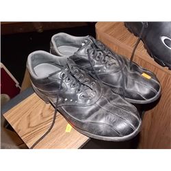 GOLFING RUNNERS - 9 1/2