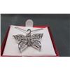 Image 2 : NECKLACE - 3 ROUND FACETED DIAMONDS IN STERLING SILVER BUTTERFLY DESIGNED SETTING - INCLUDES 925 SIL