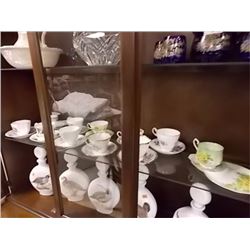 COLLECTORS TEA CUP & SAUCERS - 22PC