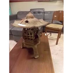 YARD ORNAMENT - ORIENTAL LANTERN