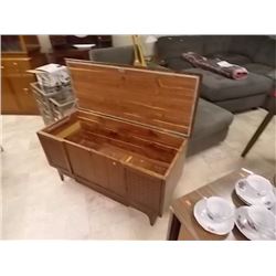 VINTAGE CEDAR CHEST - LANE - WITH DRAWER
