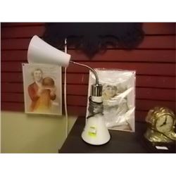 GOOSE NECK TABLE LAMP