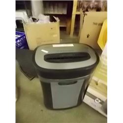 PAPER SHREADER - ROYAL 14 PAGE SHREADER