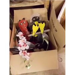 BOX ASSORTED GARDENING ITEMS AND MORE