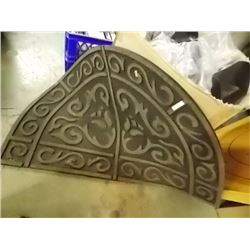 RUBBER DOOR MAT - 1/2 MOON
