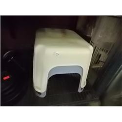PLASTIC STEPS STOOLS - 2 TTL
