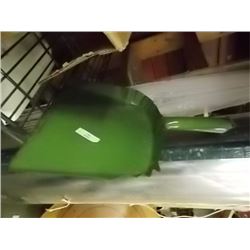 RETRO METAL DUST PAN