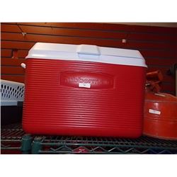 RUBBERMAID COOLER