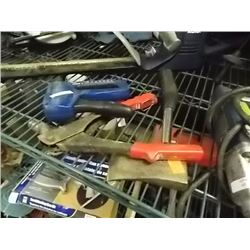 BOX ASSORTED STAPLERS / HATCHET & RIVITOR