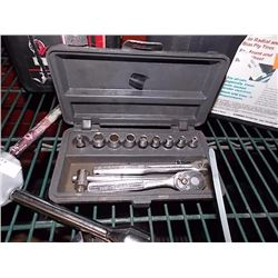 SOCKET WRENCH SET - 1/4" DRIVE