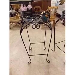 WROUGHT IRON PLANT STAND