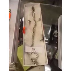 NECKLACE , EARRINGS & BROTCH