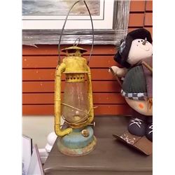 VINTAGE HURRICANE LANTERN