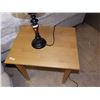 Image 2 : MAPLE SIDE TABLE