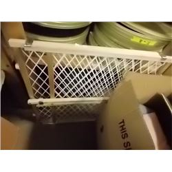 BABY / PET GATE