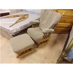 GLIDER ROCKER - MAPLE - WITH STOOL