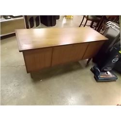 VINTAGE HENDERICH CEDAR HOPE CHEST