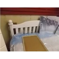 WHITE DOUBLE BED FRAME - HEDBRD, FTBRD & RAILS